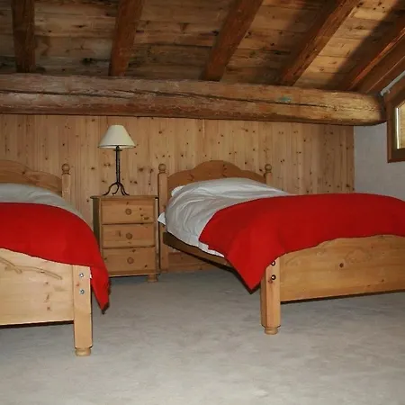 Spacious Chalet 펜션