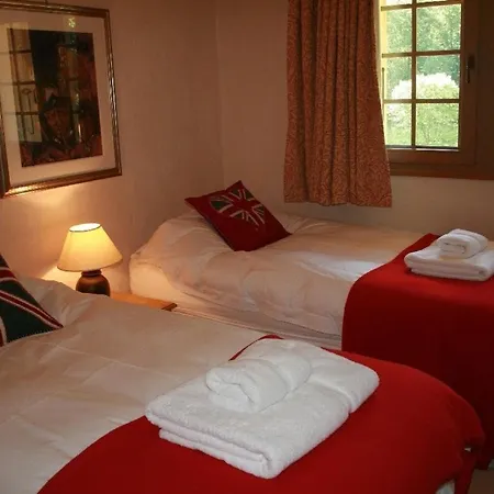 Spacious Chalet 모르진